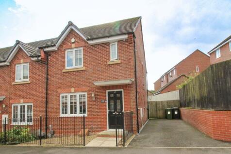 3 bedroom terraced house for sale