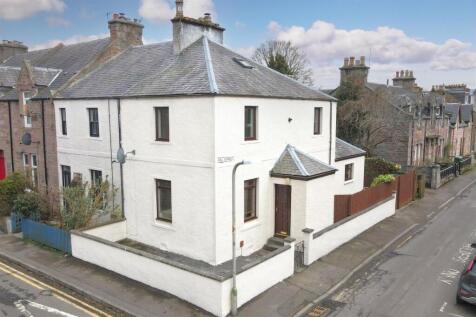 35 Hill Street, Inverness IV2 3AN 3 bed semi