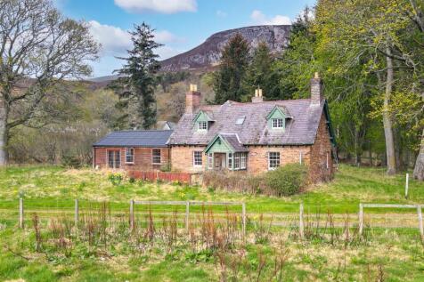 3 bedroom cottage for sale