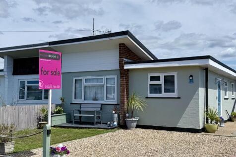3 bedroom semi-detached bungalow for sale