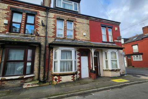 4 bedroom terraced house for sale