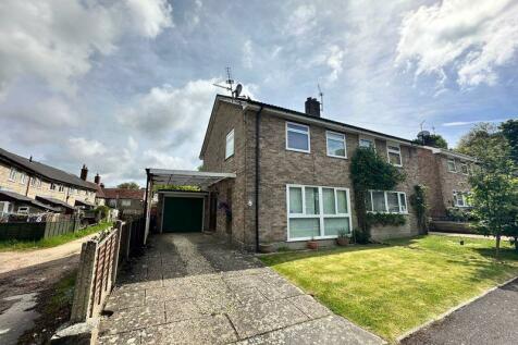 3 bedroom semi-detached house for sale