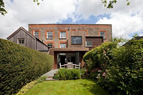 4 bedroom terraced house for sale
