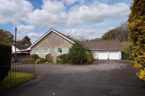 4 bedroom detached bungalow for sale