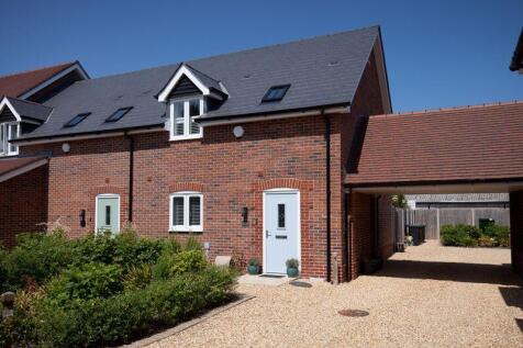 2 bedroom end of terrace house for sale