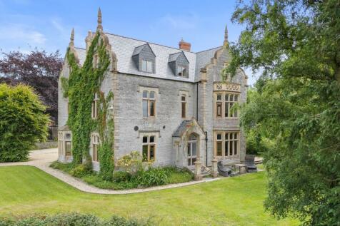 8 bedroom detached house for sale