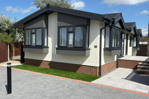 Tewkesbury, Gloucestershire, GL19 2 bed park home for sale
