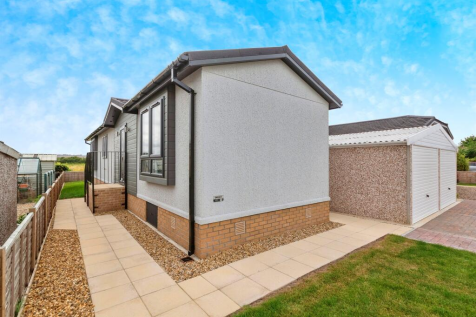 Grantham, Lincolnshire, NG32 2 bed park home for sale