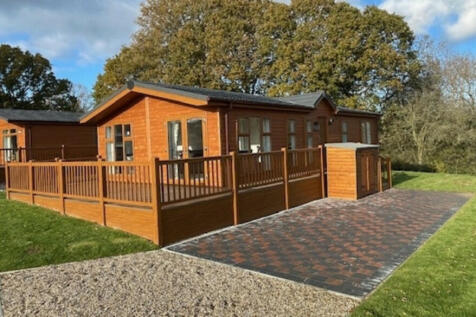 2 bedroom lodge for sale