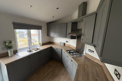 Edenbridge, Kent, TN8 2 bed park home for sale