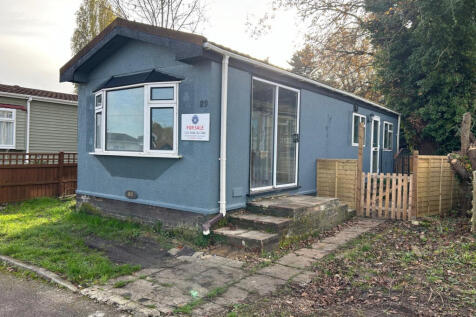 Romford, Essex, RM3 1 bed park home for sale