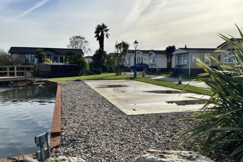 Birchington, Kent, CT7 2 bed park home for sale