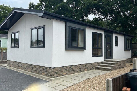 Ringwood, Hampshire, BH24 2 bed park home for sale