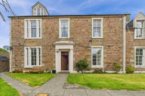 3 bedroom flat for sale