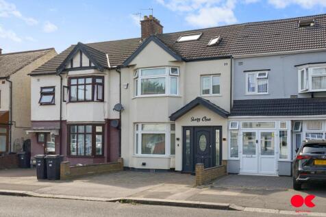 Cranley Drive, Newbury Park IG2 4 bed terraced house for sale