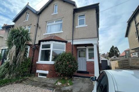 3 bedroom maisonette for sale