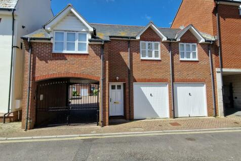 2 bedroom mews property for sale