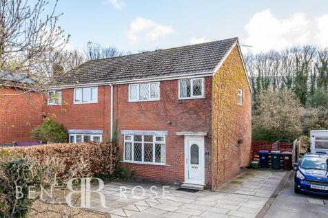 Riverside Avenue, Farington Moss... 3 bed semi