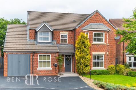 Parish Gardens, Leyland 4 bed detached house for sale