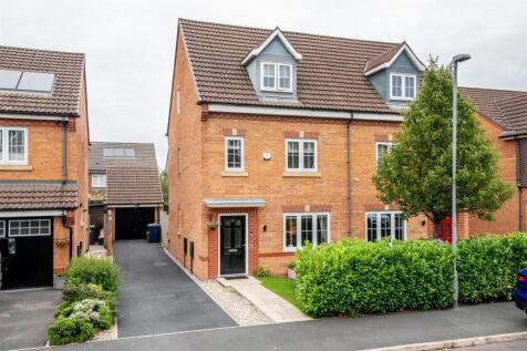 Radcliffe Drive, Farington Moss, Leyland 4 bed semi