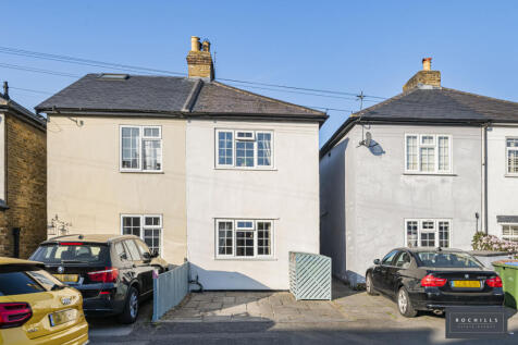 2 bedroom semi-detached house for sale