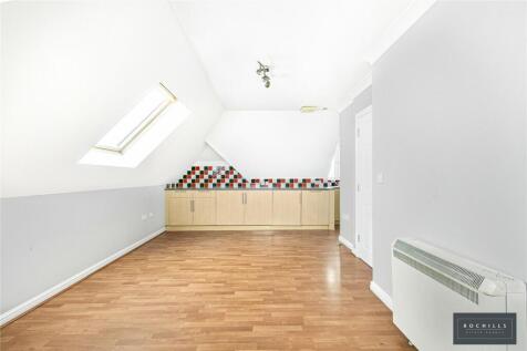 Montpellier Court, Russell Road... 2 bed apartment for sale