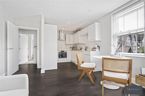 Baker Street, Weybridge, Surrey, KT13 2 bed apartment for sale