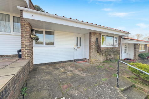Alder Croft, Coulsdon, CR5 2SN 2 bed terraced house for sale