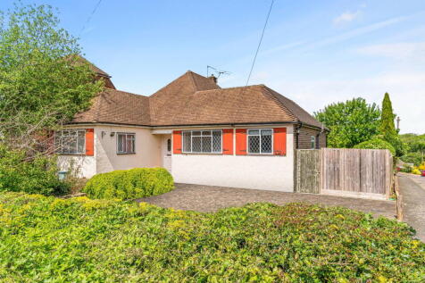 Carew Close, Coulsdon, CR5 1QS 3 bed detached bungalow for sale