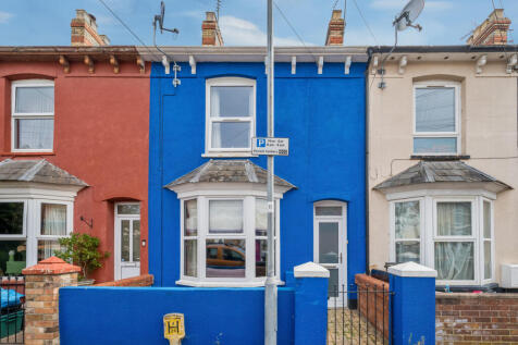 William Street 3 bed terraced house for sale