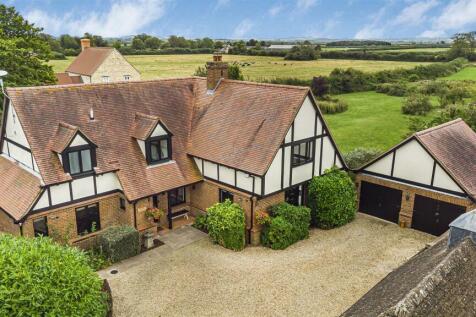 Castle Close, Marsh Gibbon 4 bed detached house for sale