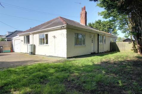 4 bedroom detached bungalow for sale