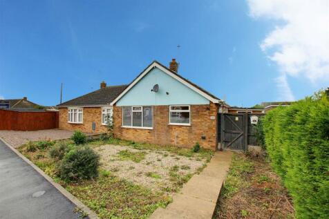 2 bedroom semi-detached bungalow for sale