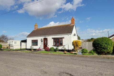 1 bedroom detached bungalow for sale