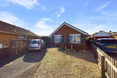 2 bedroom detached bungalow for sale