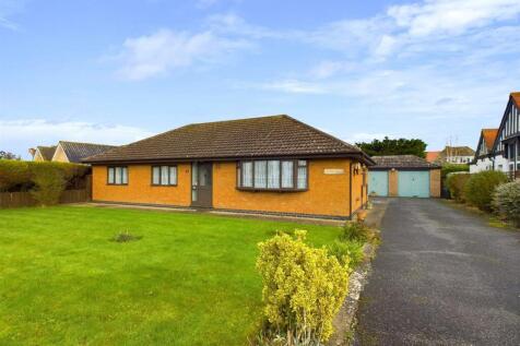 4 bedroom detached bungalow for sale