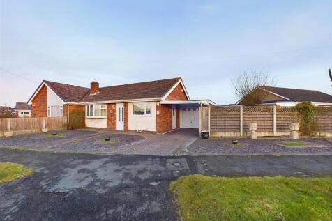 2 bedroom semi-detached bungalow for sale