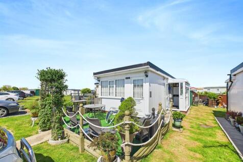1 bedroom detached bungalow for sale