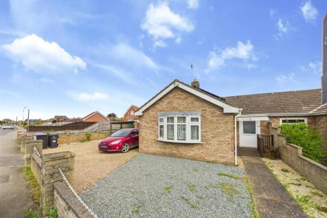 2 bedroom semi-detached bungalow for sale