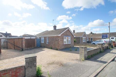 2 bedroom semi-detached bungalow for sale