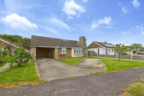 2 bedroom detached bungalow for sale