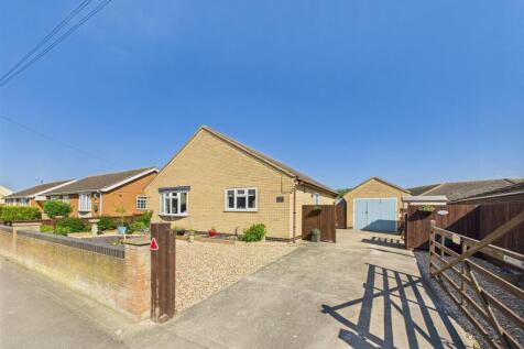 2 bedroom detached bungalow for sale