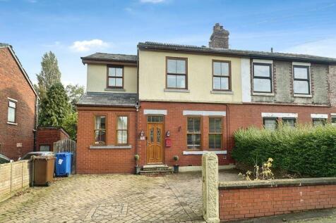 4 bedroom semi-detached house for sale