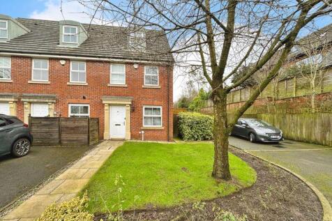 Stonemere Drive, Radcliffe 3 bed townhouse for sale