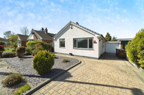 Mountbatten Close, Bury 2 bed detached bungalow for sale