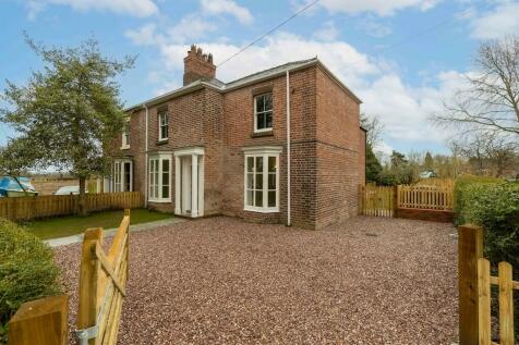 4 bedroom semi-detached house for sale