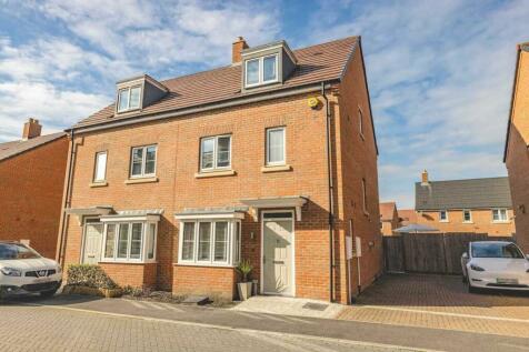 4 bedroom semi-detached house for sale