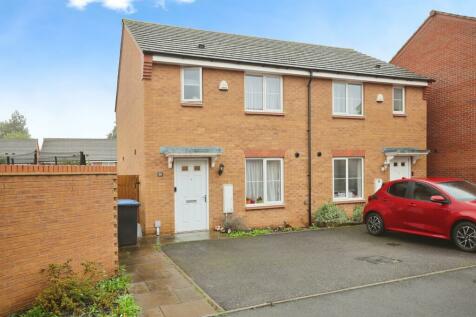 3 bedroom semi-detached house for sale