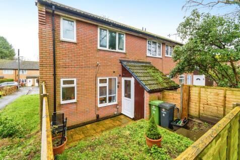 1 bedroom maisonette for sale