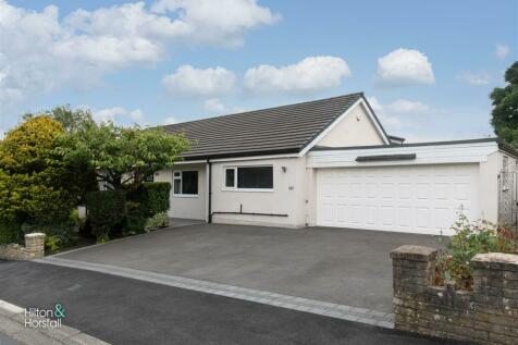 4 bedroom detached bungalow for sale